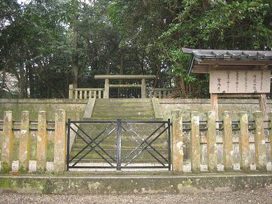 可愛山陵
