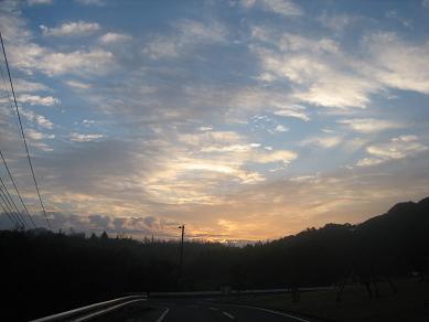朝　
